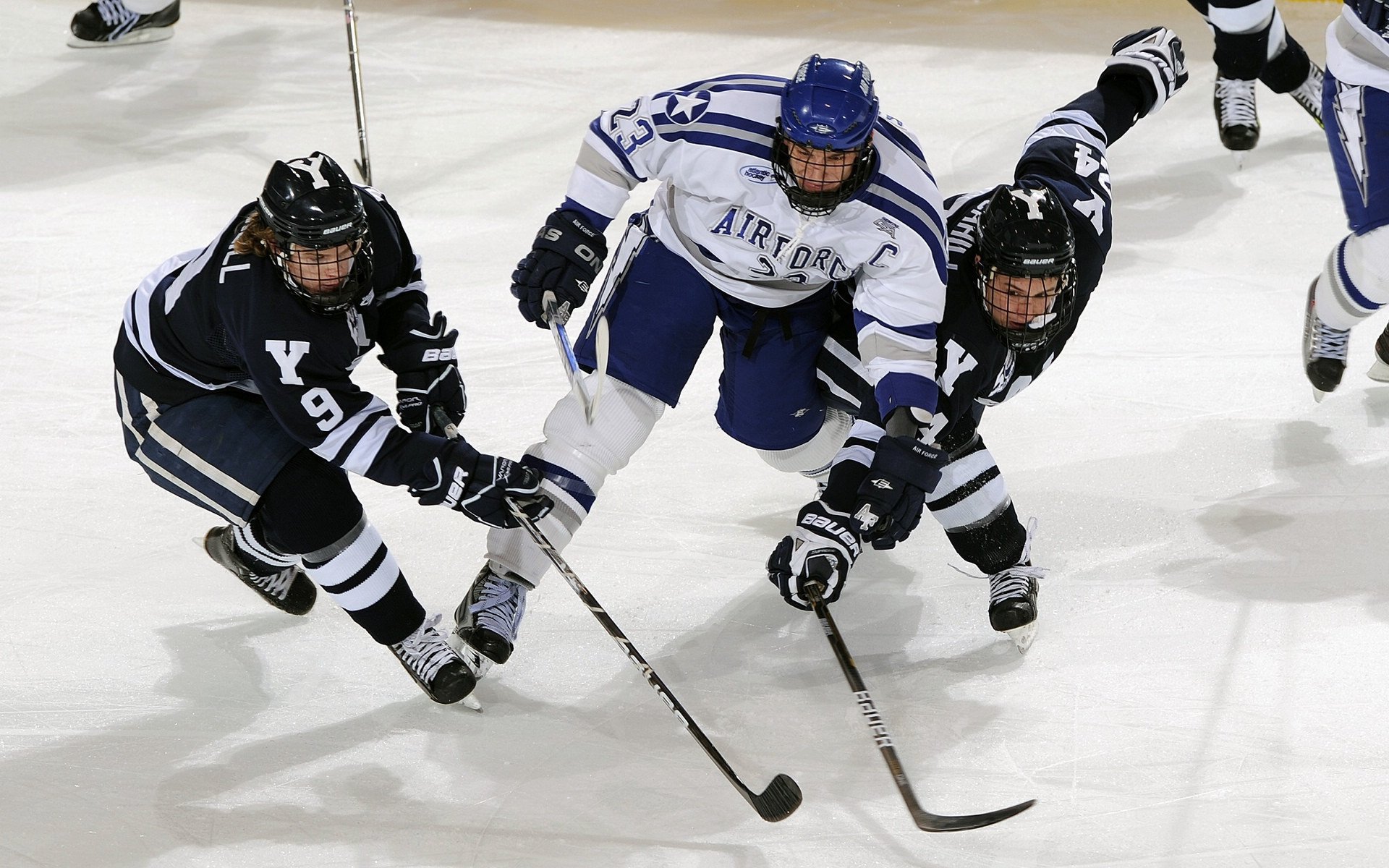 开云体育入口-公牛稳如磐石，乔治一剑封喉—关键球定乾坤，照亮胜利的唯一路径